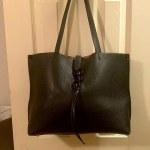 Gorgeous Rebecca Minkoff Megan tote in black GENTLY USED